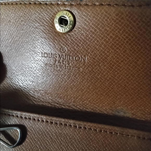 NEW ARRIVAL - LV Authentic Vintage Monogram 4 Key Ring Pouch - Picture 5 of 5